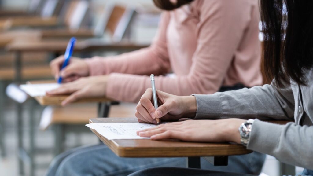 पेपर लीक